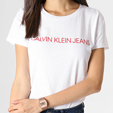 Calvin Klein - Tee Shirt Femme Institutional Logo 7940 Blanc Rouge
