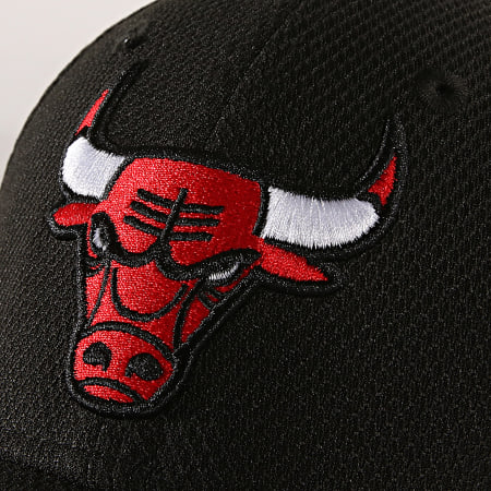 New Era - Casquette Fitted Diamond 39Thirty Chicago Bulls 11945721 Noir Rouge
