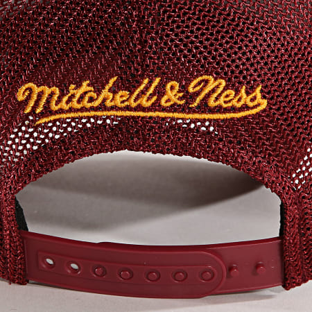 Mitchell and Ness - Casquette Trucker 110 Cleveland Cavaliers Bordeaux