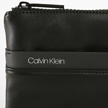 Calvin Klein - Sacoche Up Flat Crossover 4806 Noir