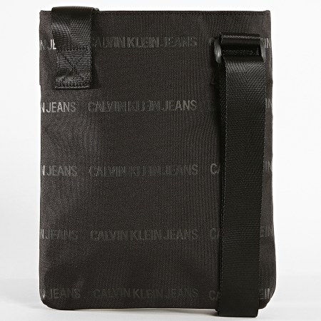 Calvin Klein - Sacoche Essential Flatpack 4963 Noir