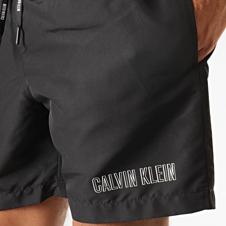 Calvin Klein - Short De Bain Medium Double Waistband KM0KM00300 Noir Blanc