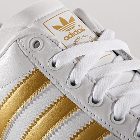 Adidas Originals - Baskets Coast Star EE6200 Footwear White Gold Metallic Core Black