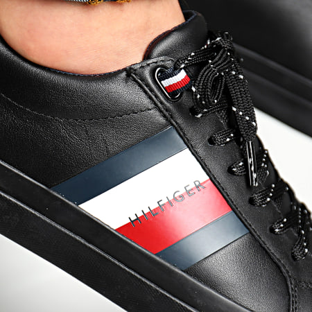 Tommy Hilfiger - Baskets Flag Detail Leather Sneaker FM0FM02576 Blanc