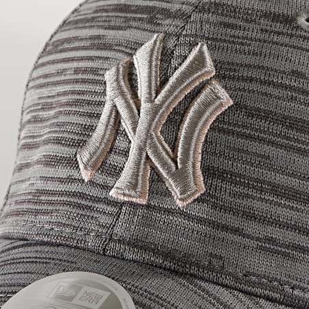 New Era - Casquette Femme 9Forty Engineered Fit 12040162 New York Yankees Gris Chiné