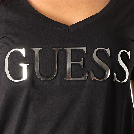 Guess - Tee Shirt Femme Col V M94I62-K7DN0 Noir Argenté