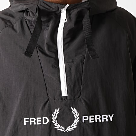 Fred Perry - Veste Zippée Capuche Embroidered Half Zip J7524 Noir Blanc