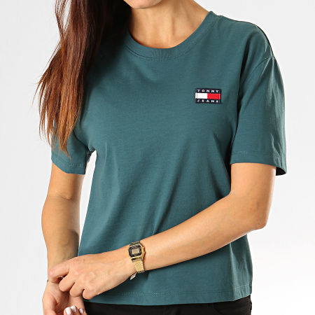 Tommy Jeans - Tee Shirt Femme Badge 6813 Vert Sapin
