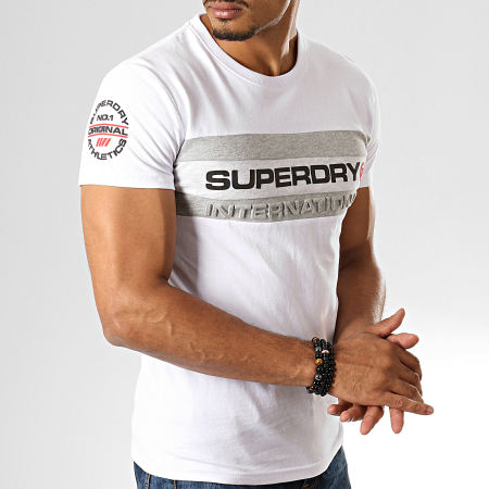 Superdry - Tee Shirt Trophy M1000052B Blanc Gris Chiné