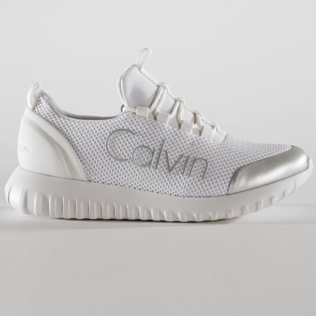 Calvin Klein - Baskets Femme Reika Low Top Lace Up Mesh R0666 White Silver