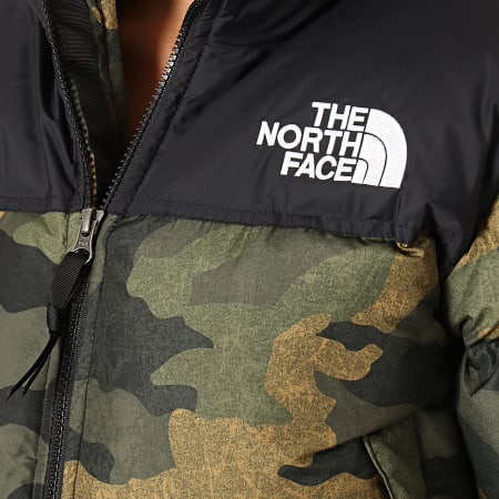 The North Face - Doudoune Femme Crop Camouflage Nuptse 3XE2 Vert Kaki Noir