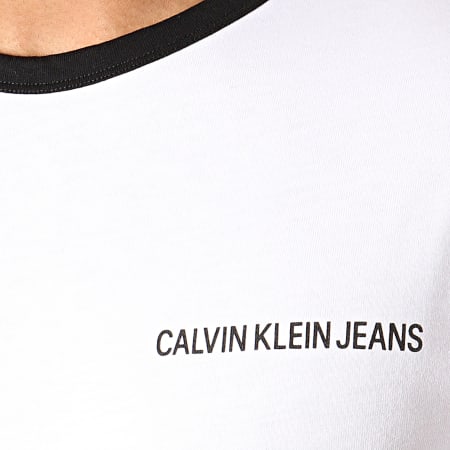 Calvin Klein - Tee Shirt Manches Longues Avec Bande Monogram Tape Back 3236 Blanc