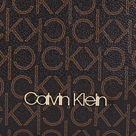Calvin Klein - Bolso Med Shopper 5867 Marrón