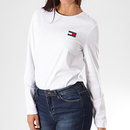 Tommy Jeans - Tee Shirt Femme Manches Longues Tommy Badge 7433 Blanc