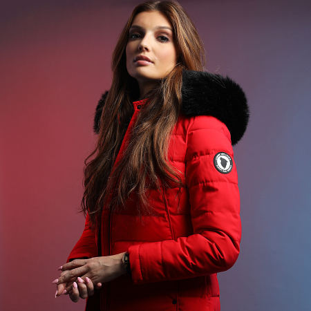 Comme Des Loups - Chaqueta de plumón calefactable con capucha de piel Budapest para mujer rojo negro