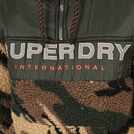 Superdry - Veste Zippée Capuche Camouflage Fourrure Sherpa Worldwide Stealth Half Vert Kaki