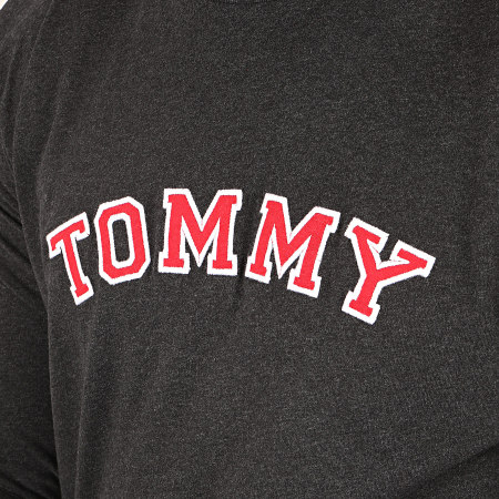 Tommy Hilfiger - Tee Shirt Manches Longues CN Logo 1628 Gris Anthracite Chiné Rouge