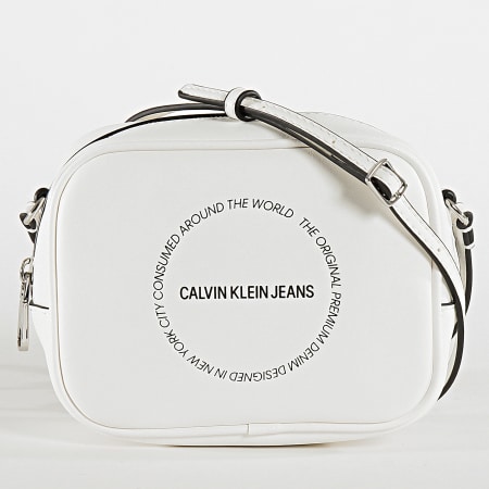 Calvin Klein - Sacoche Femme Sculpted Camera Bag 6160 Blanc