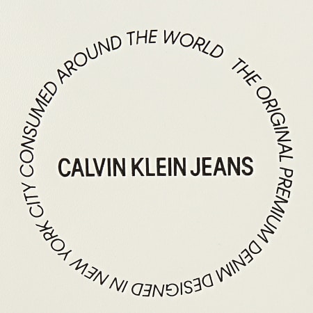 Calvin Klein - Sacoche Femme Sculpted Camera Bag 6160 Blanc