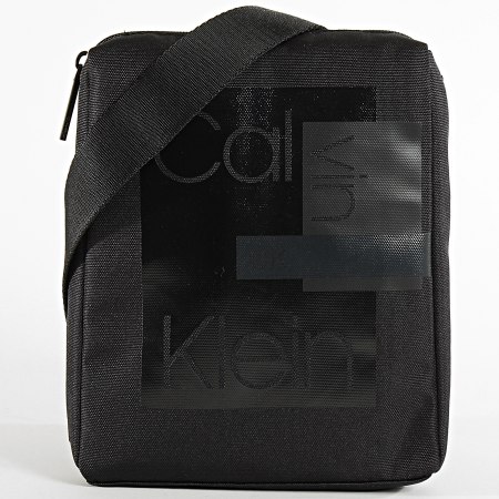 Calvin Klein - Sacoche Layered Convertible Flat Crossover 5143 Noir