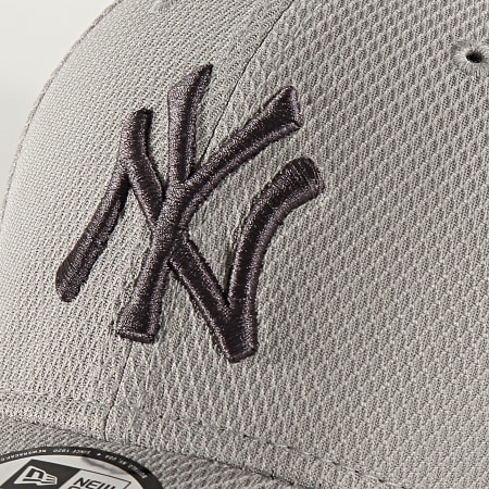 New Era -  Casquette Fitted 39Thirty Team 12134683 New York Yankees Gris