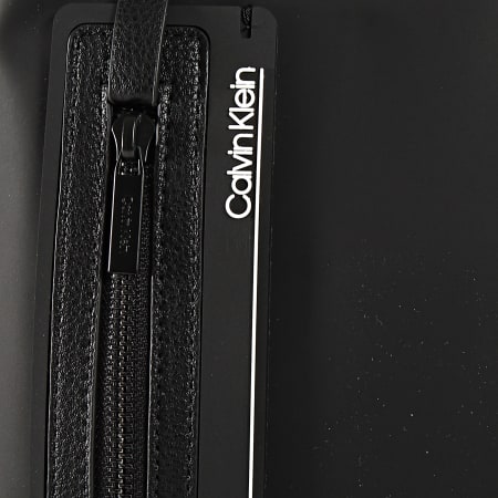 Calvin Klein - Sacoche Moulded Convertible Flat Crossover Noir