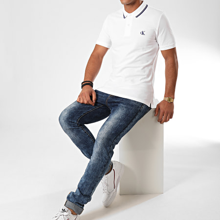 Calvin Klein - Polo Manches Courtes Essential Tipping 4565 Blanc Bleu Marine
