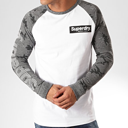 Superdry - Tee Shirt Manches Longues Camouflage International M6000026A Blanc Gris Chiné