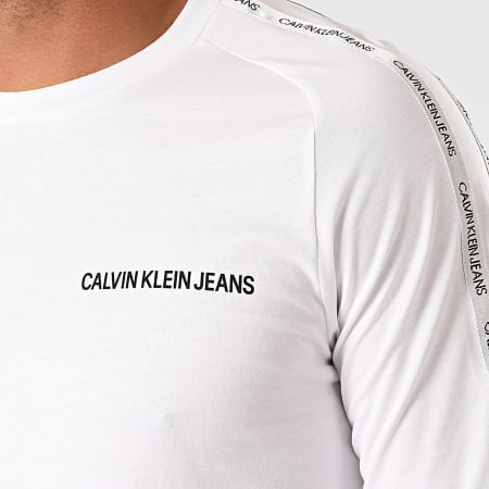 Calvin Klein - Tee Shirt Manches Longues A Bandes Institutional Tape 4188 Blanc