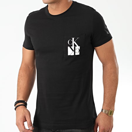 Calvin Klein - Tee Shirt Poche Mirrored Monogram 4105 Noir