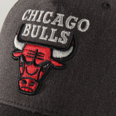 Mitchell and Ness - Casquette International 464 Chicago Bulls Gris