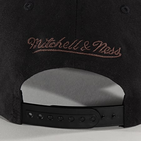 Mitchell and Ness - Casquette International 469 Chicago Bulls Noir Gris Reflective