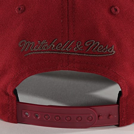 Mitchell and Ness - Casquette International 469 Chicago Bulls Bordeaux Gris Reflective
