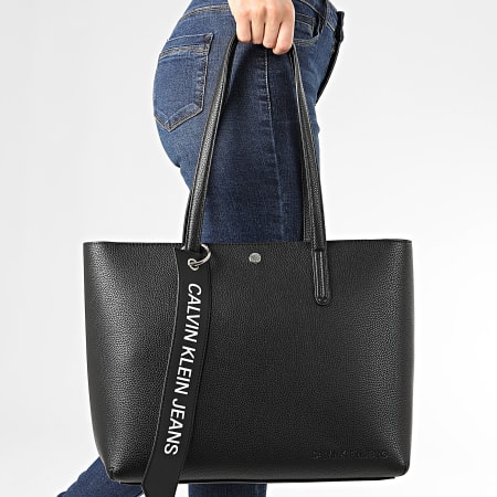 Calvin Klein - Sac A Main Femme Banner Shopper 6141 Noir