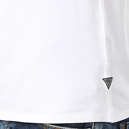 Guess - Tee Shirt Slim M01I55-J1300 Blanc Réfléchissant