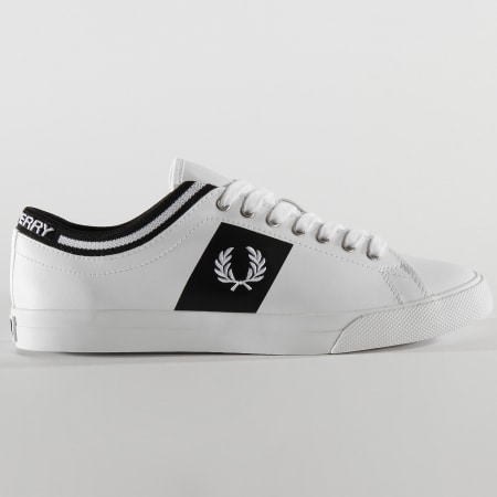 Fred Perry - Baskets Underspin Tipped Cuff Leather FPB7140 White Black