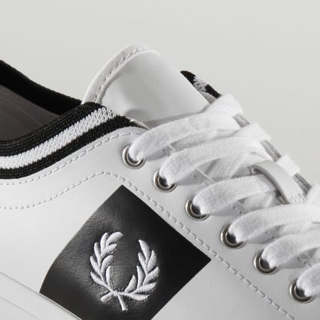 Fred Perry - Baskets Underspin Tipped Cuff Leather FPB7140 White Black