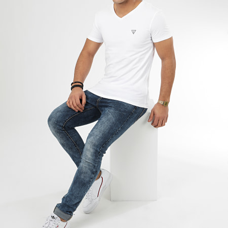Guess - Camiseta cuello pico U97M01-JR003 Blanco