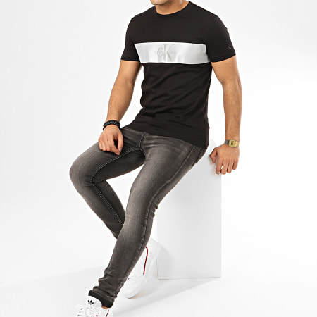 Calvin Klein - Tee Shirt Réfléchissant Reflect Stripe Monogram 4797 Noir
