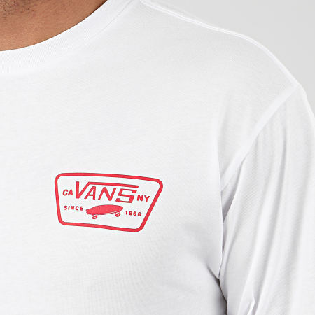 Vans - Tee Shirt Manches Longues Full Patch Back A2XCMKSF1 Blanc