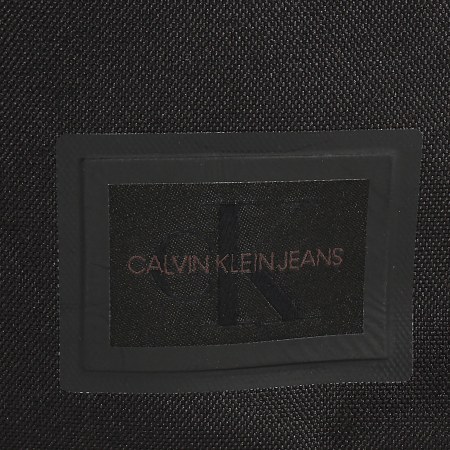 Calvin Klein - Sacoche Sport Essentials 5565 Noir