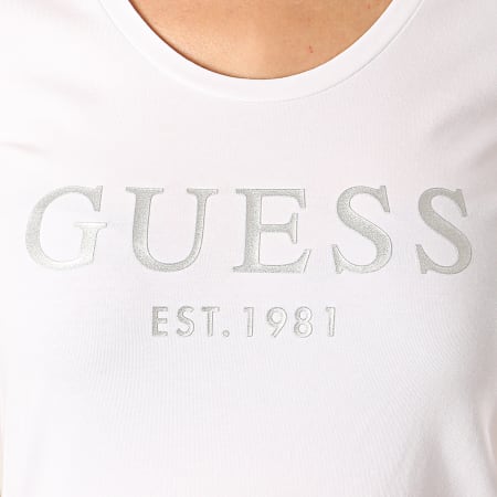Guess - Tee Shirt Slim Femme W0GI0J-J1300 Blanc Argenté