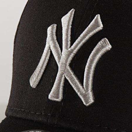 New Era - Casquette Fitted 39Thirty Essential 12285503 New York Yankees Noir