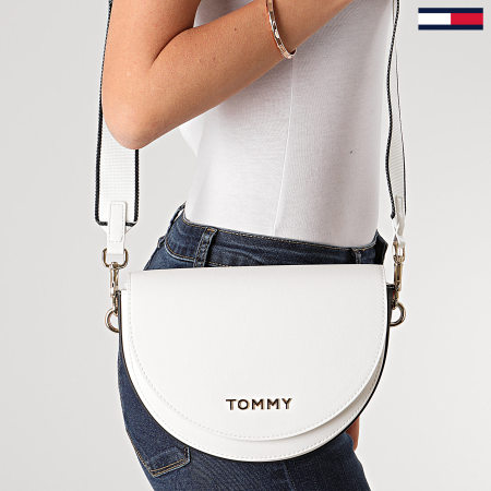 Tommy Hilfiger - Sac A Main Femme Staple Saddle 8226 Blanc