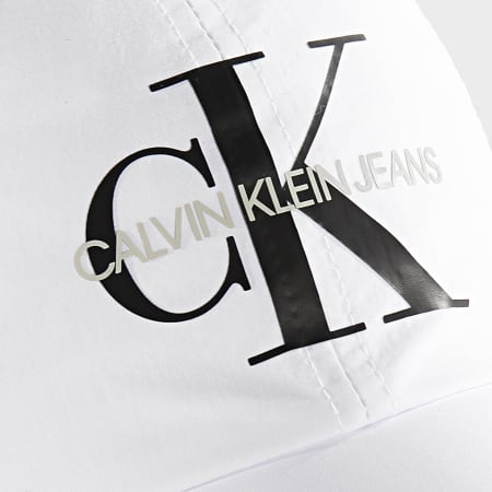Calvin Klein - Casquette Femme Nylon Velcro 5617 Blanc