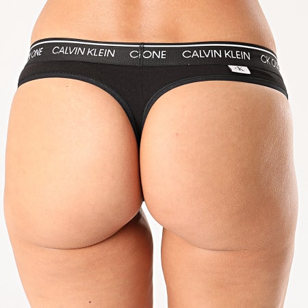 Calvin Klein - String Femme QF5733E Noir