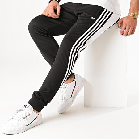 pecho Árbol de tochi desencadenar Adidas Originals - Pantalon Jogging A Bandes 3 Stripes Wrap FM1528 Noir -  LaBoutiqueOfficielle.com