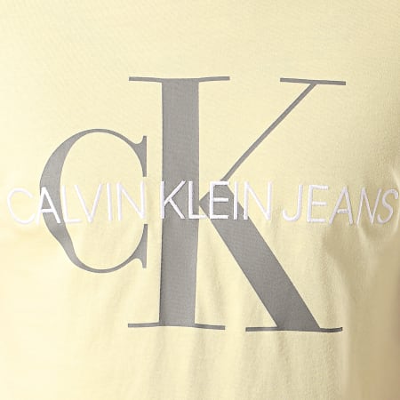 Calvin Klein - Tee Shirt Vegetable Dye Monogram 4762 Jaune Pastel