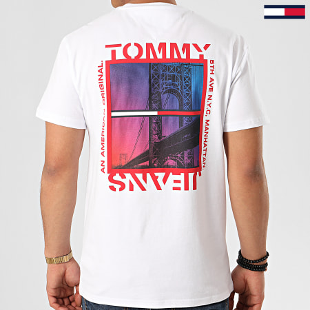 Tommy Jeans - Tee Shirt Back Photo 7855 Blanc