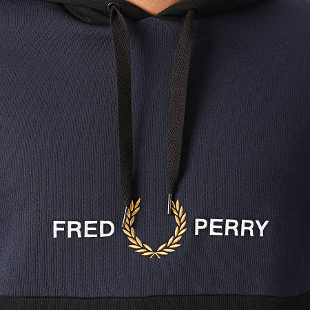 Fred Perry - Sweat Capuche Embroidered Panel J8506 Noir Bleu Marine